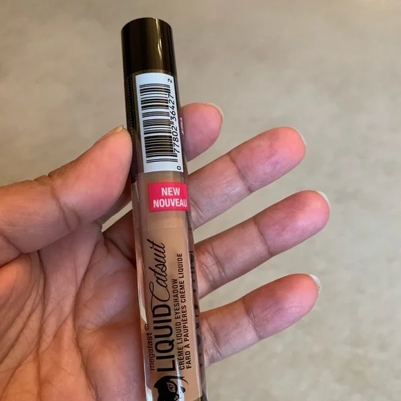 Wet n Wild Megalast Liquid Catsuit Crème Eyeshadow - Picture 4 of 7